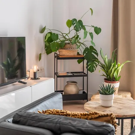 Urban Chic Loft Center Apartment